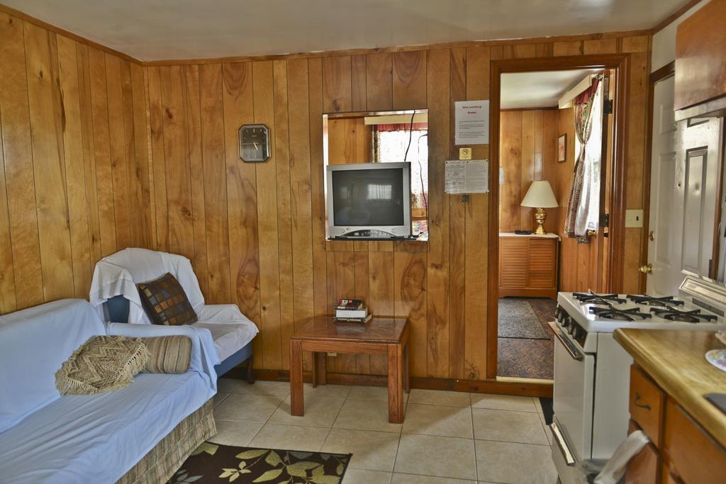 Lake Ida Beach Resort Уинтър Хевън Стая снимка