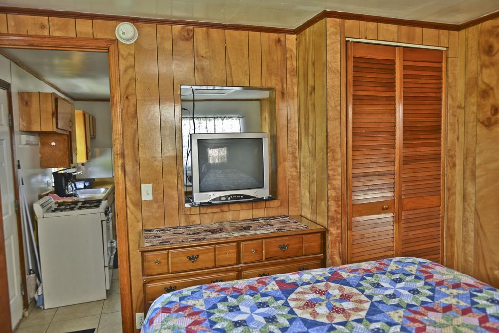 Lake Ida Beach Resort Уинтър Хевън Стая снимка